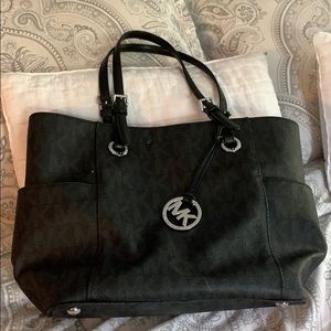 Michael Kors Black Jet Set signature tote